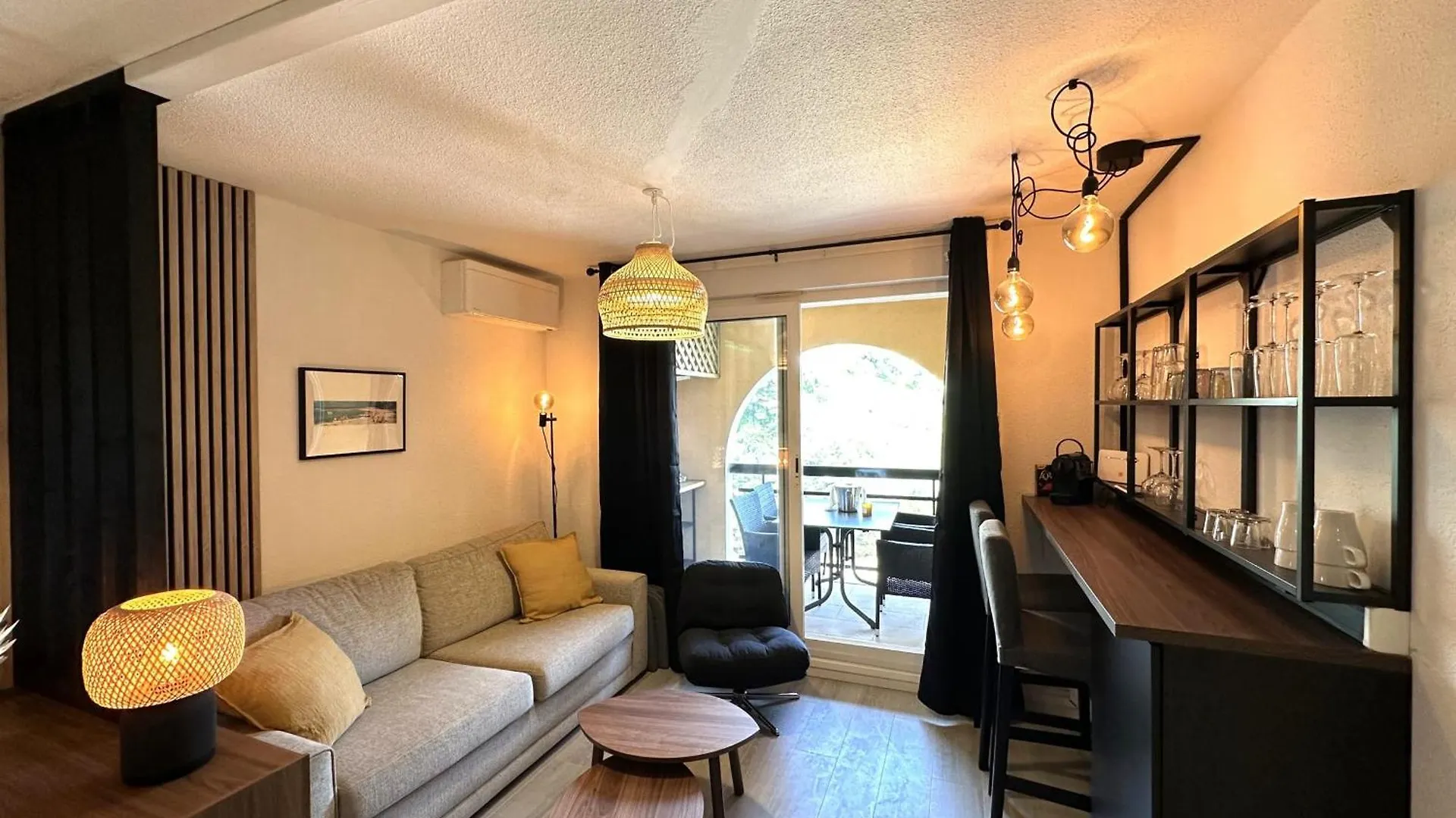 Studio Beausoleilmonaco Terrasse Vue Mer Clim Et Acces Piscine 0*, Beausoleil France