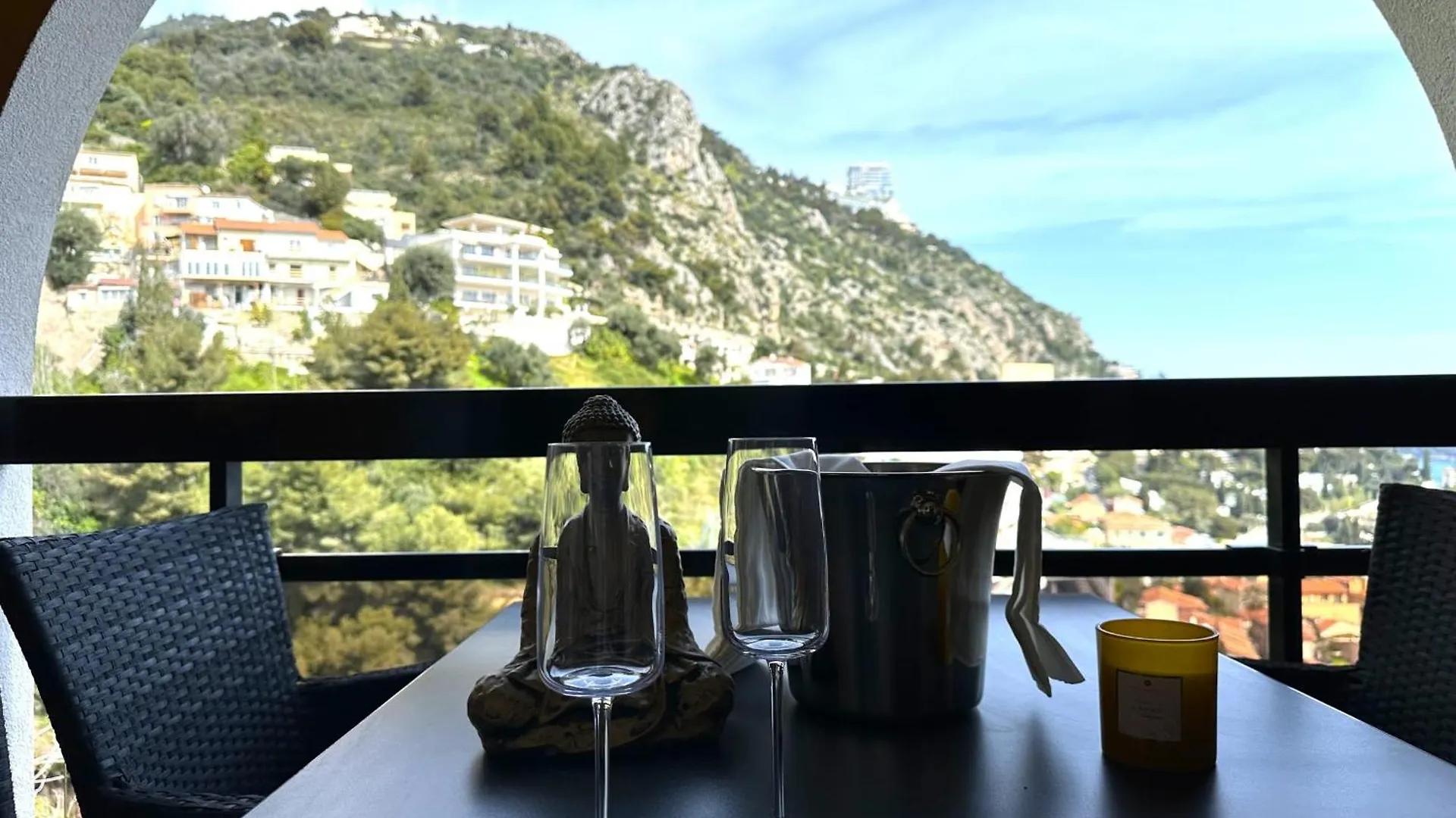 Studio Beausoleilmonaco Terrasse Vue Mer Clim Et Acces Piscine 0*, Beausoleil France